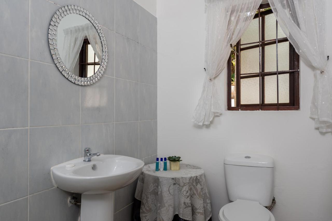 Zesty Guesthouse Порт-Эдвард Экстерьер фото